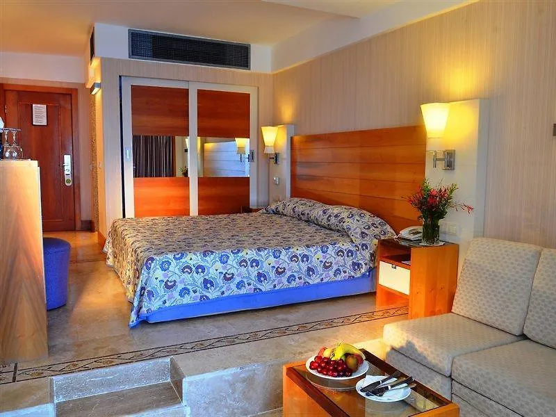 Lykia World Residence (Adults Only) 올루데니스 호텔